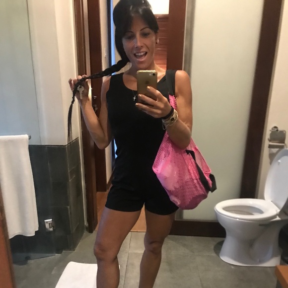 ✦ Meet me, your posher ✦ - Picture 6 of 7